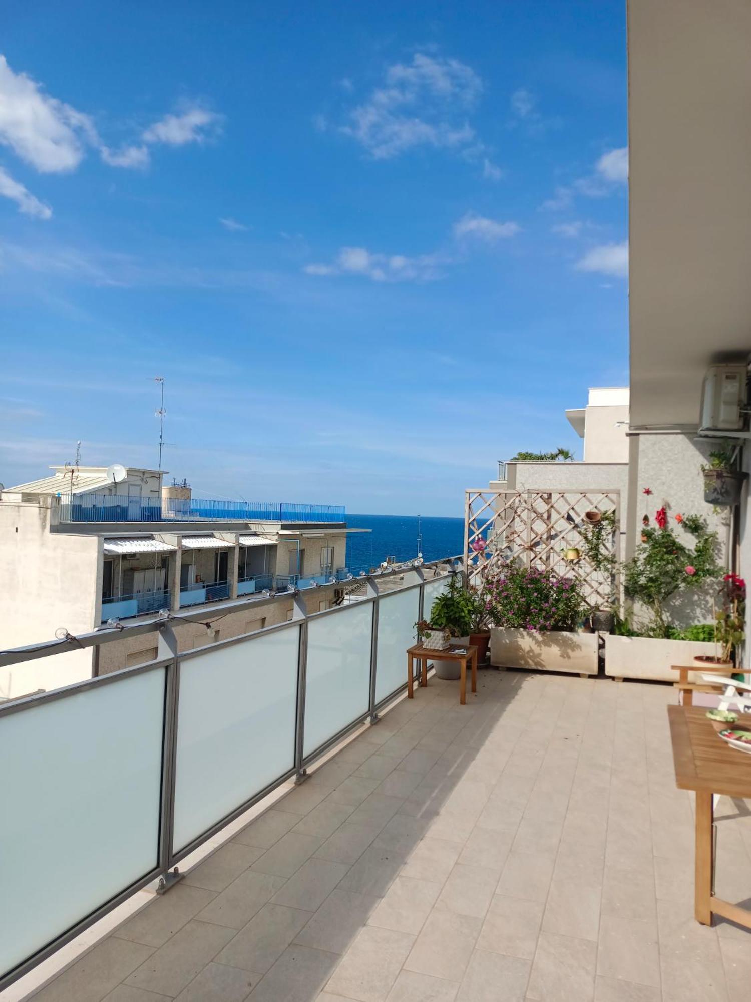La Dimora Vista Mare Apartment Bari Exterior photo